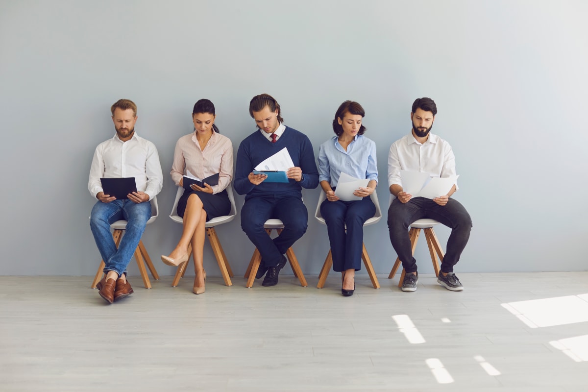 independent contractors waiting for interview